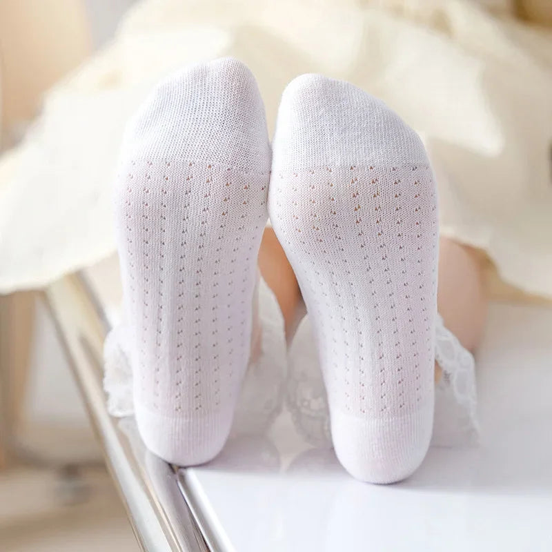 Charming Lace Heart Socks Set – 5 Pairs of Sheer Delight for Girls